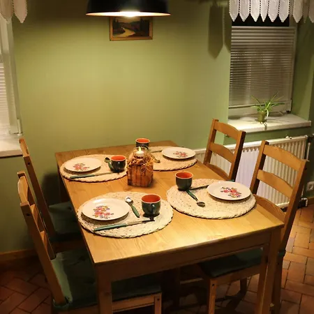 In Mit Terrasse, Grill Und Garten
